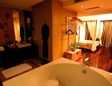 西安临潼养生会所的黄昏恋：当爱情遇上八十岁